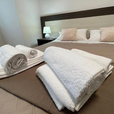 Mini B&B - Enrico Fermi レンデ エクステリア 写真